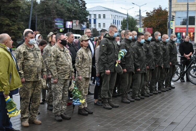 У центрі Луцька молилися за військових, які загинули за Україну на Сході (Фото)