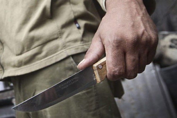 Костопільчанин вдарив ножем у живіт рівнянина