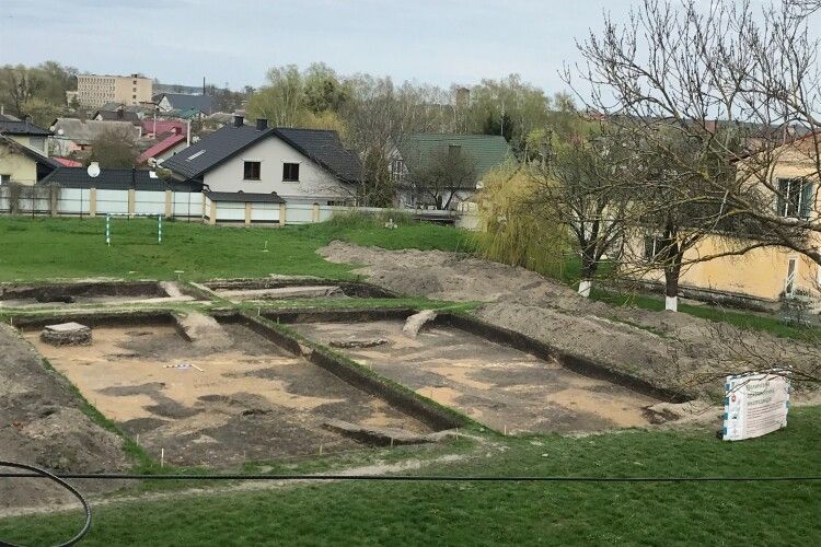 Археологи відзвітували про унікальні знахідки під час наймасштабніших розкопок княжого Володимира
