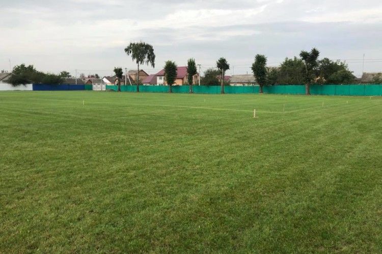 Замість стихійного звалища – футбольне поле