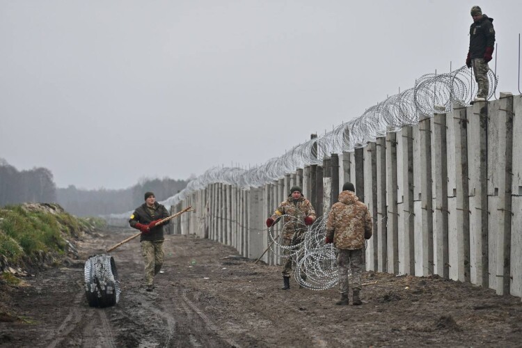 Як виглядає стіна, яку будують  на кордоні з Білоруссю (Фото)  