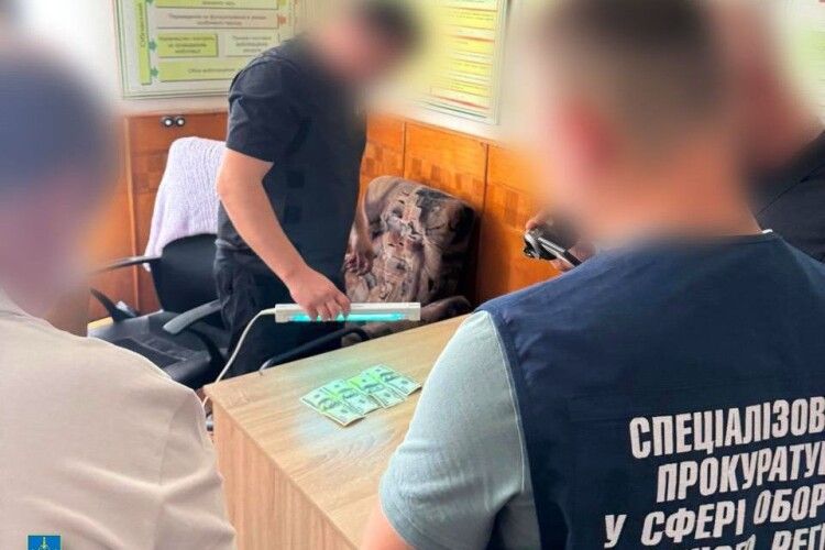 На Волині військова ТЦК вимагала 600 доларів США за бронювання
