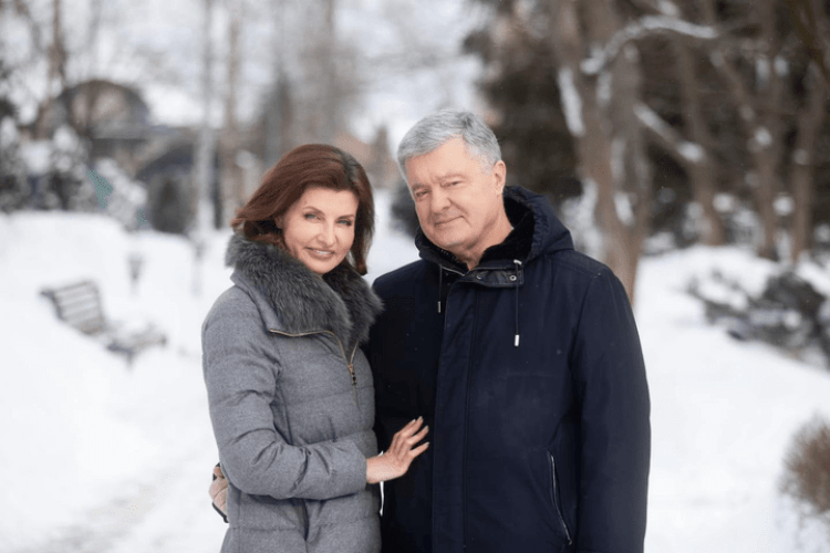 Порошенко зворушливим віршем привітав дружину з днем народження (Фото) 