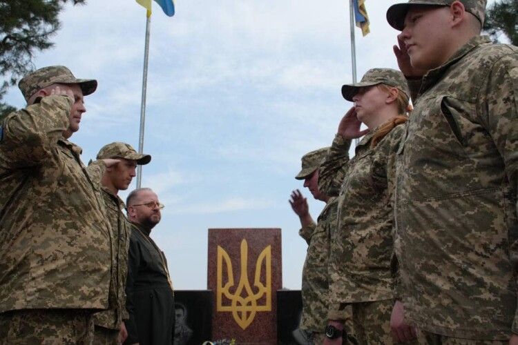 Сьогодні на Київщині відкрили меморіал 14 князівській бригаді, яка боронила столицю