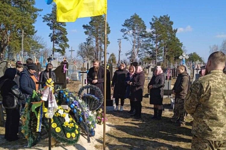 Загинув біля Соледару: побратими приїхали на відкриття меморіальної дошки волинському Герою (Фото)