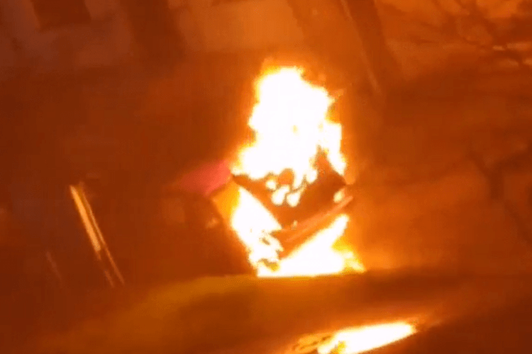 У Луцьку вночі згоріла машина (Відео)