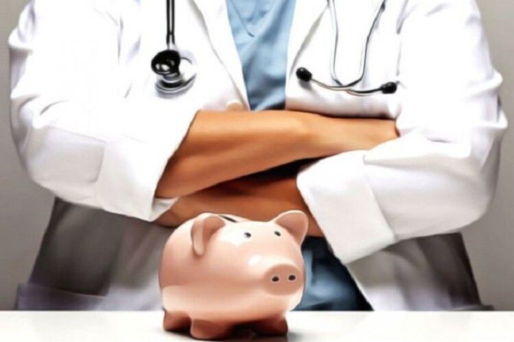 Деяким лікарям підвищили мінімальну зарплату до 20 тисяч гривень