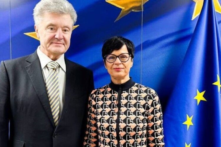 Петро Порошенко обговорив з Мартою Кос прискорення руху України до членства в ЄС