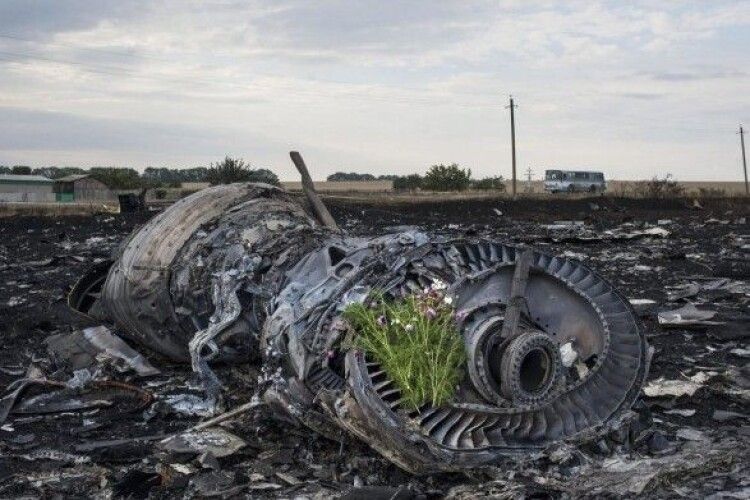 Близькі загиблих у катастрофі MH17: Росія зробила все можливе, щоб приховати правду