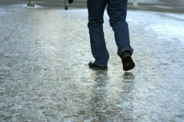 В обласному центрі Волині керівників ЖЕКів оштрафували за слизькі тротуари