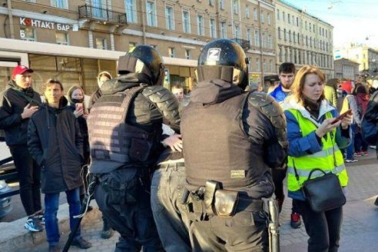 У багатьох містах росії – антивоєнні протести, сотні затриманих (Відео)