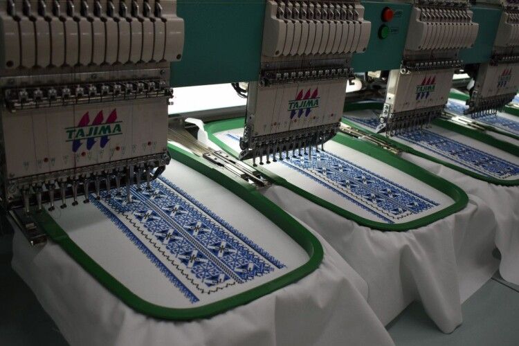 90% тканини, з якої в Україні відшивають вишиванки, виготовлено на Волині (Фото)