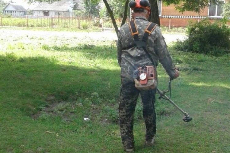 Цуманські лісівники облагородили місцевий сквер