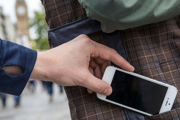 Сім років ув'язнення за крадіжку телефона: на Волині засудили рецидивіста