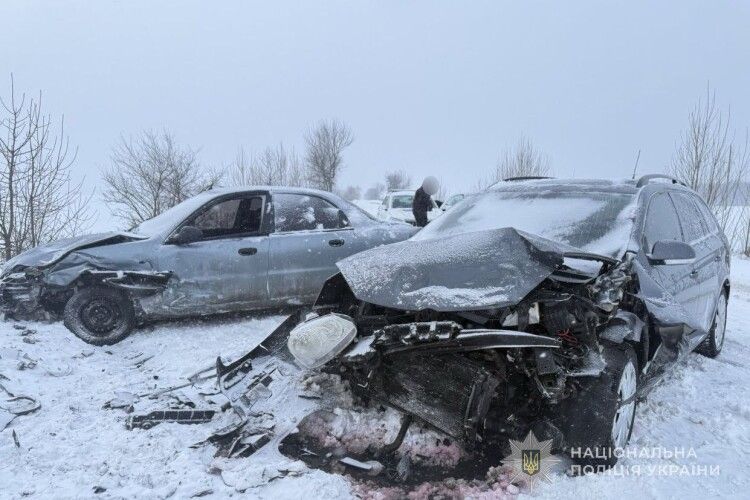 На Волині внаслідок ДТП постраждали троє людей - поліція розпочала слідство