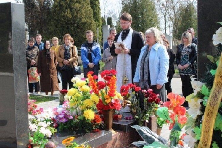 Мама загиблого під Волновахою бійця Віталія Махновця потребує допомоги