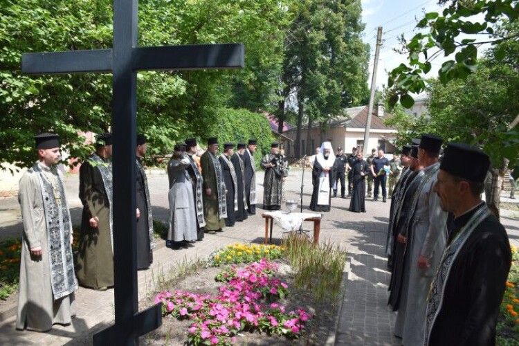 У Луцькій громаді згадували страшну подію червня: розстріл у Луцькій тюрмі 