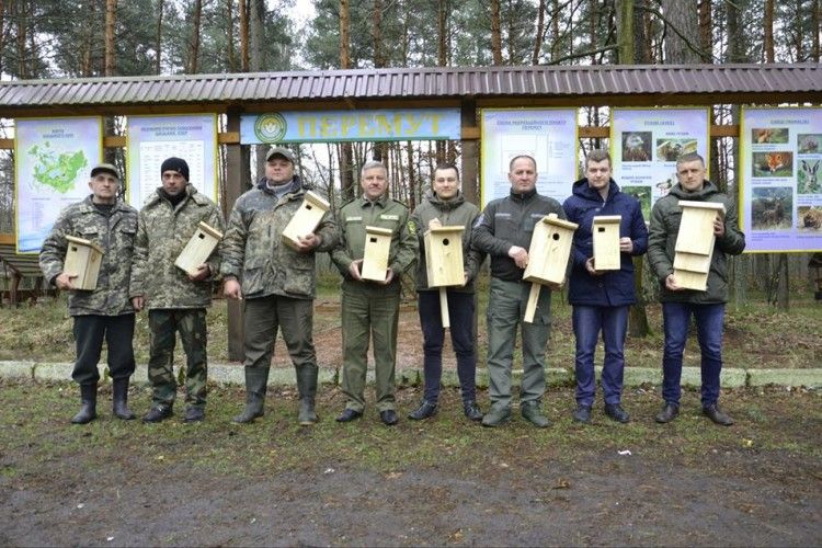 Шацький нацпарк відзначив Міжнародний день птахів введенням в експлуатацію нових шпаківень та синичників (фото)