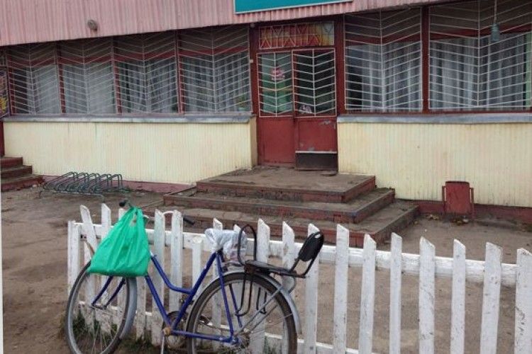 Рівнянин хильнув пляшку горілки і затарився ще на 2 тисячі гривень у кафе, коли там нікого не було