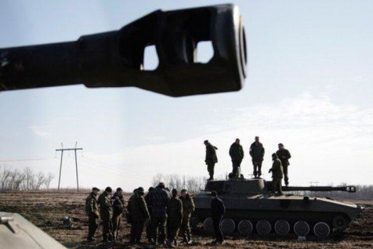 Росія знову відправляє на Донбас танки, самохідні артилерійські установки і міномети