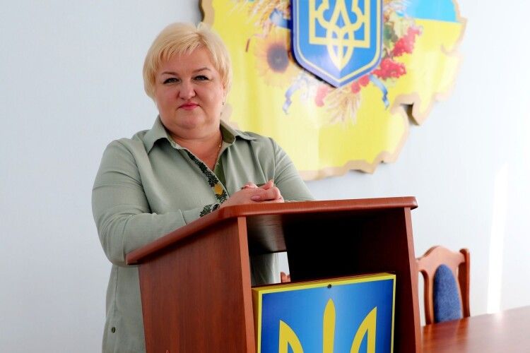 Голова району на Волині зворушливо розповіла про поїздку на передову