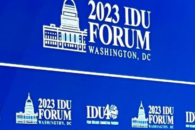 Порошенко має бути почутий у Вашингтоні та інших столицях – резолюція IDU у столиці США
