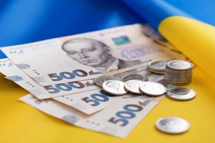 «Непоганий результат»: влада хвалиться рівнем середньої зарплати в Україні