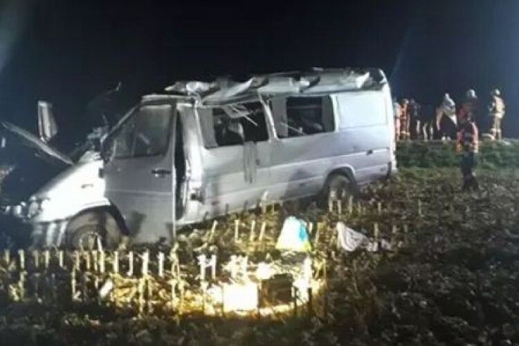 У Чехії перекинувся автобус із українськими заробітчанами