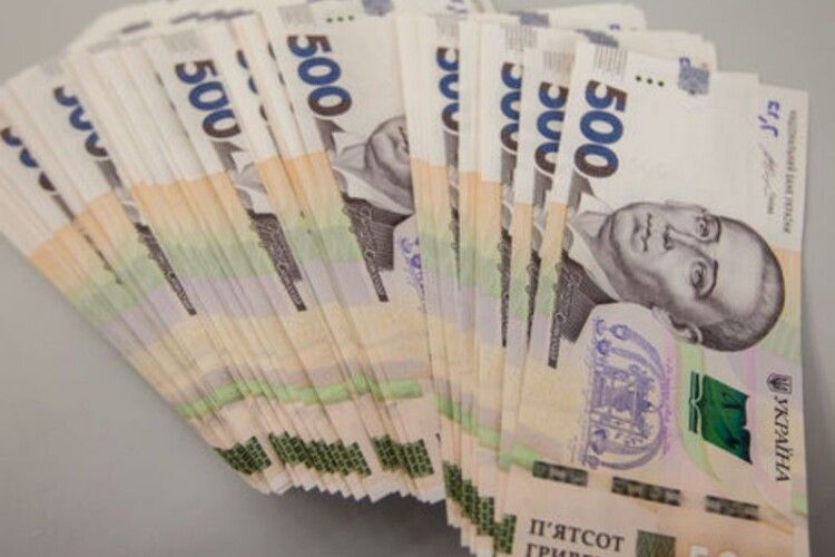 Жінка з Кривого Рогу хотіла викинути лотерейний білет, але виграла 100 тисяч