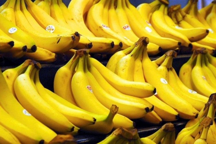 Українці дедалі активніше наминають банани