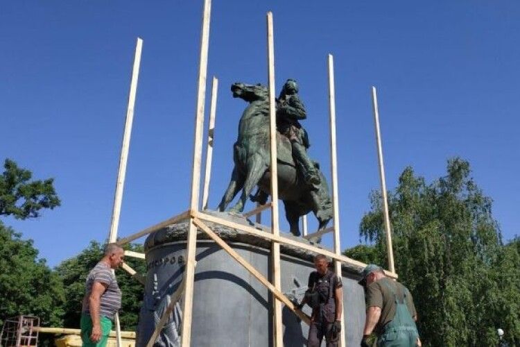 Пам’ятник Суворову з центра Ізмаїла приберуть