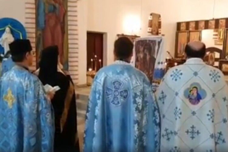 У луцькому монастирі богослужіння перед Хомською Богородицею провели он-лайн