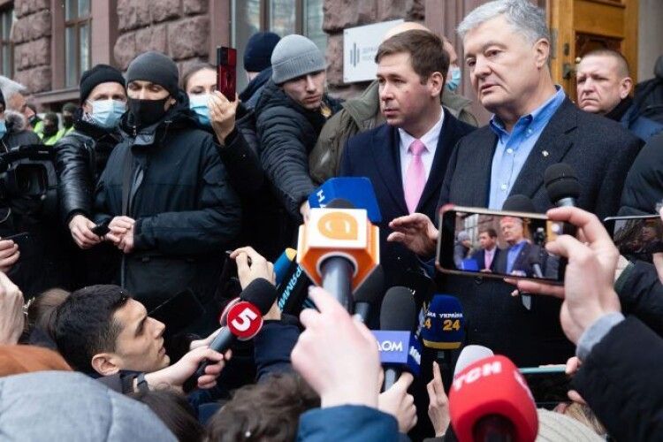 Адвокат Ілля Новіков: слідство відмовляється допитувати Зеленського і Арахамію, бо це не вписується в їхній сценарій