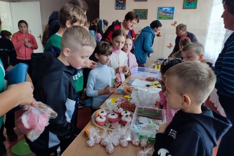 У селі на Горохівщині відбувся благодійний ярмарок на підтримку ЗСУ (Фото)