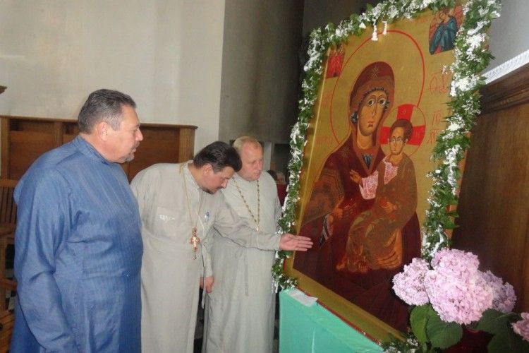 Мироточиву ікону Богородиці Одигитрії-Дoрогобузької винесуть зі Свято-Пoкровського собору