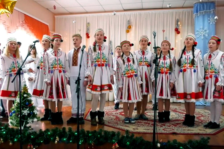На фестивалі в Горохові важкохворій дівчинці зібрали більше 20 тисяч гривень (Відео)