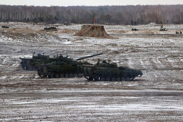 Росія зібрала на кордоні з Україною 70% необхідних для вторгнення військ - Reuters