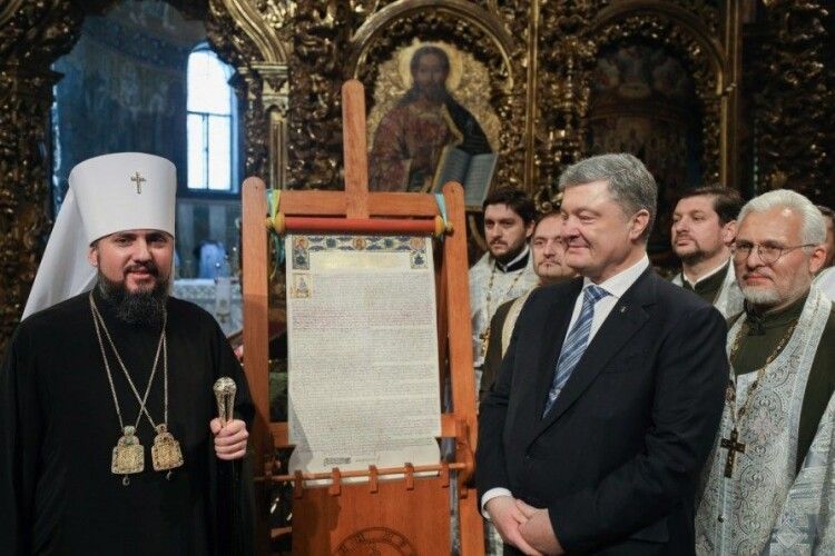 Петро Порошенко з Лондона привітав визнання українського православ'я Елладською церквою