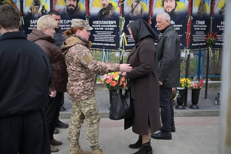 У громаді на Волині вручили нагороди Захисникам та родині полеглого воїна 