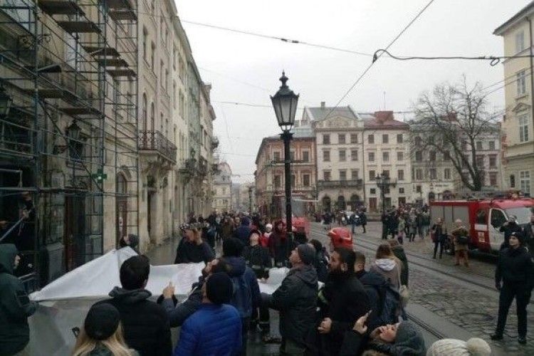 В центрі Львова турок намагався накласти на себе руки
