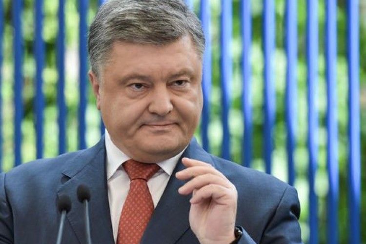 Президент Порошенко привітав СБУ з успішним проведенням операції зі збереження життя журналісту Бабченку
