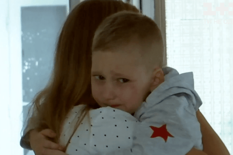 Лікарі провели унікальну «біблійну» операцію 6-річному хлопчику, який не ріс через брак кисню (Відео)