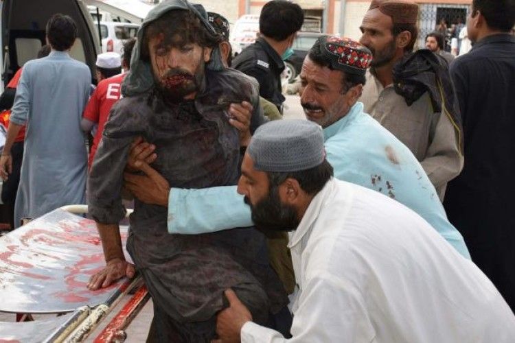 Найкривавіший теракт в Пакистані:133 убиті, 230 поранені