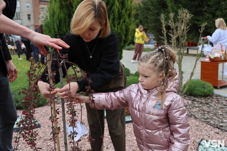 У Луцькому дитячому садку посадили Сад пам'яті загиблих від війни дітей