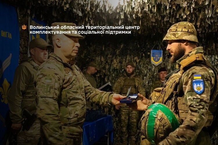 Головнокомандувач ЗСУ вручив «Хрест Хоробрих» пілоту з Волині