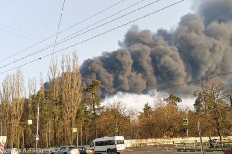 У Брянську, де горить нафтобаза, вже почалася панічна евакуація