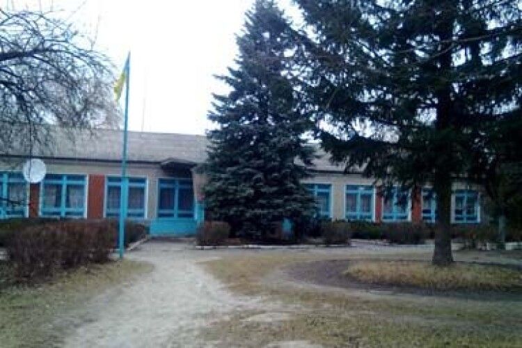 Волинську фірму «Захід-торг-буд» змусили ремонтувати дах школи