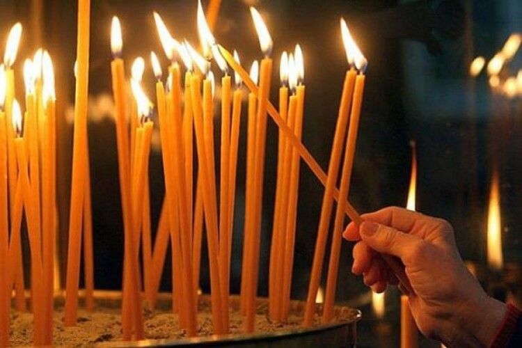  «За комфортні умови треба платити», – владика Михаїл пояснив, чому в церкві за свічки беруть гроші