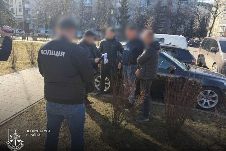 На Волині затримали експрацівника ТЦК, який «вирішував питання» з мобілізацією