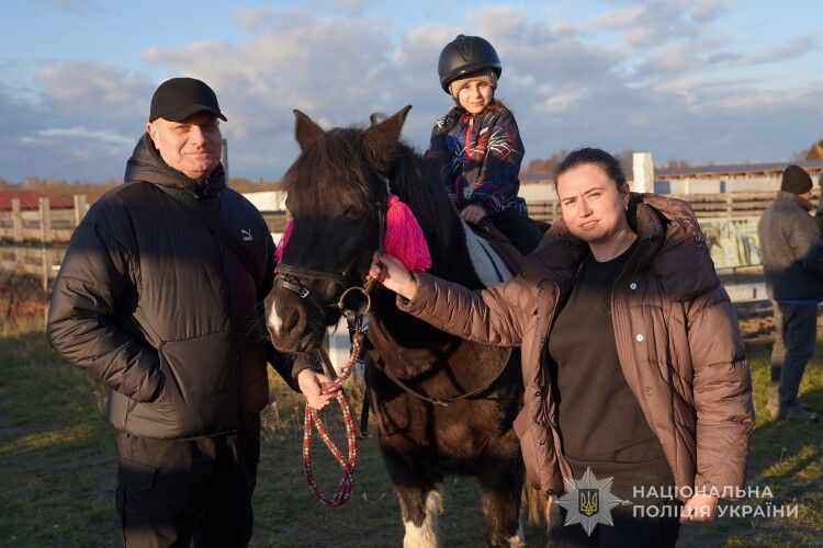 На Волині лікуванню бійців допомагають і коні